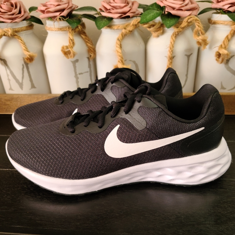 Nike Revolution 6 Running Shoes (Extra Wide) Men Size 10.5 NEW